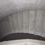 Монолитная полувинтовая лестница с забежными ступенями, к.п. Лесная поляна