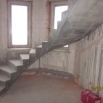 Монолитная лестница с забежными ступенями, ул. Российская 15-16 эт